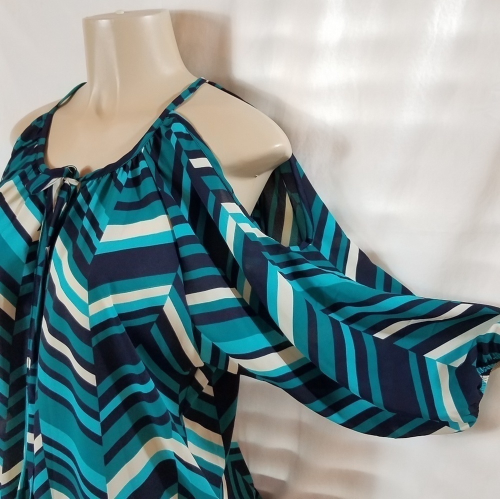FRANCESCA'S Cold Shoulder TeaL Striped Top